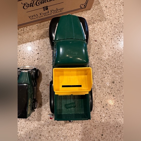 Hemmings Motor News Trucks~ Bank 1:25  And Model A Panel Delivery 1:43 Bundle - Picture 12 of 16